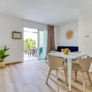 Homeforguest Moderno Con Piscina En Apartment